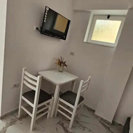 Ulliri Apartment Tirana Exterior photo